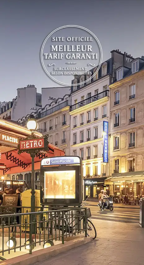 Entrée de métro Saint-Placide à Paris, soirée animée.